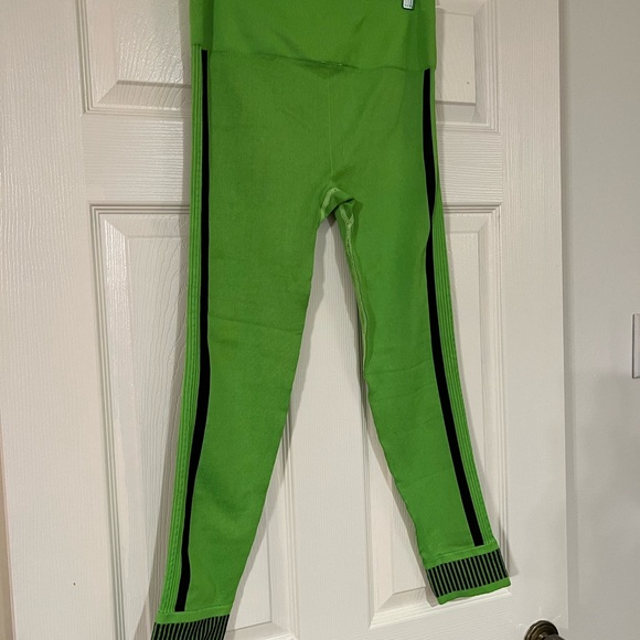 Fabletics Leggings - Picture 2 of 6